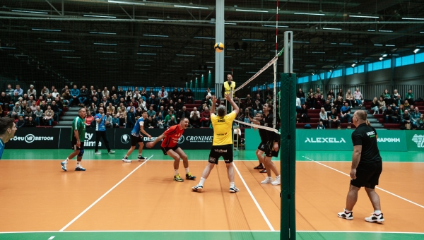 Võrkpallipäev Võru spordihallis: pinget, nalja ja magus võit meistriliigas